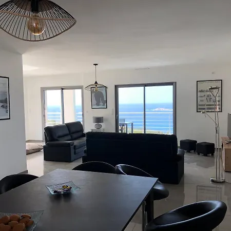 140m2 Διαμέρισμα *