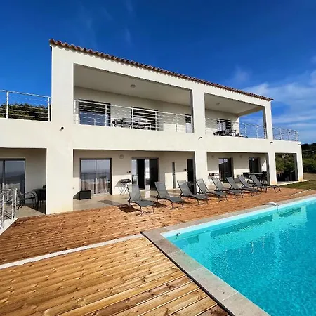 140m2 Διαμέρισμα *